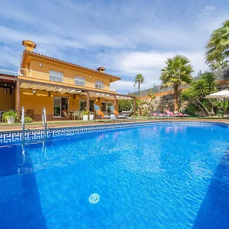 Beverly Hills Lux Air-con Villa *
