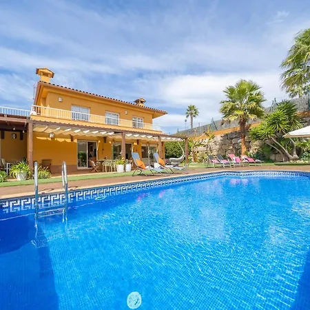 Beverly Hills Lux Air-con Villa